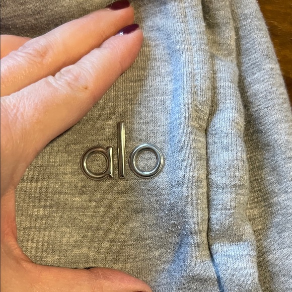 ALO Yoga 3 piece set, shorts, sweatpants, hoodie - Picture 3 of 8